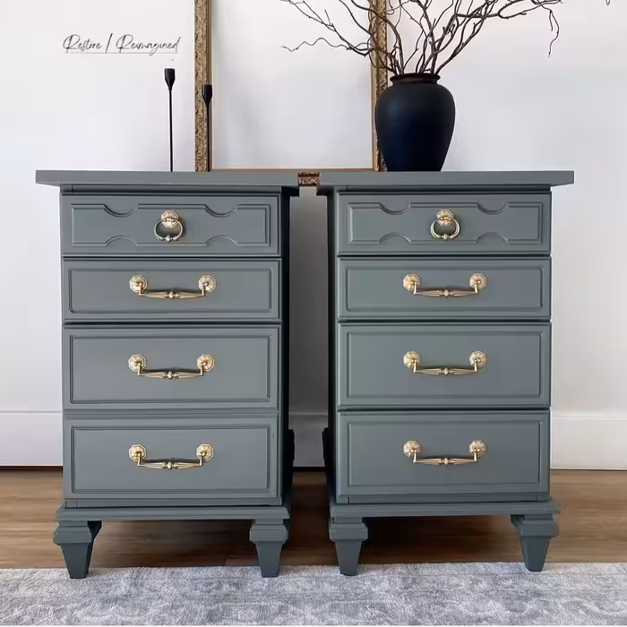 کنار سالنی چهار کشو در رنگ خاص