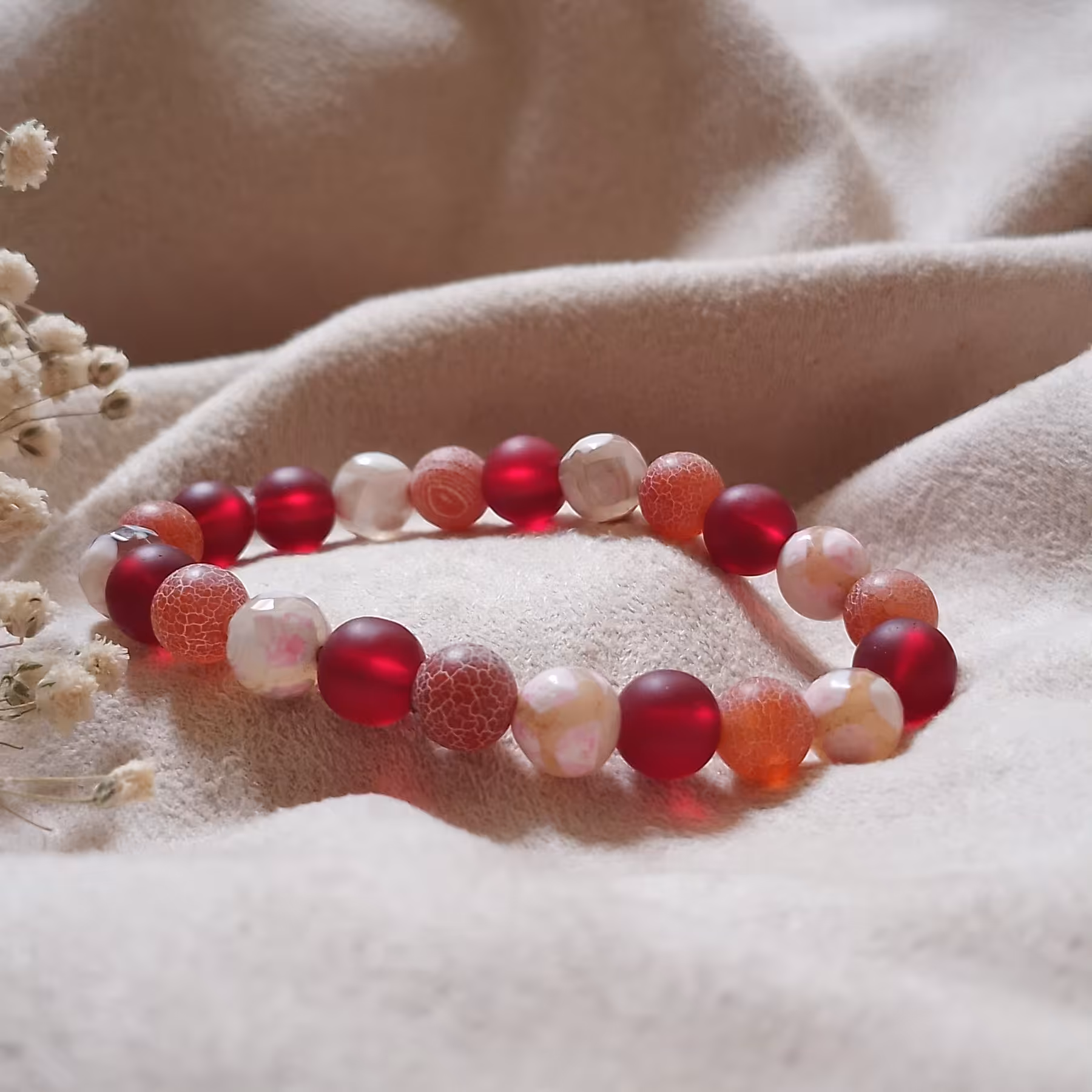 دستبند کشی سنگ اونیکس مات و سنگ عقیق صورتی و سنگ عقیق ماداگاسکار (در صورت دلخواه سفارش دستبند گره کشویی هم میشه)