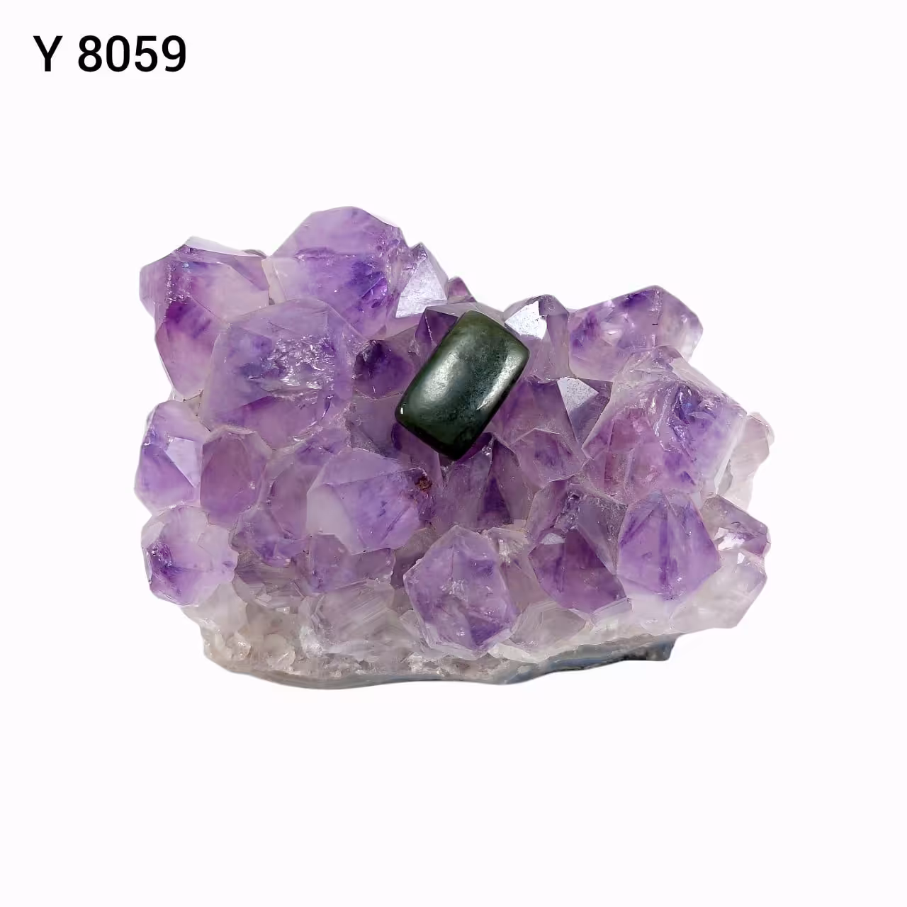 یشم نفریت کهنه یمنی کد Y 8059