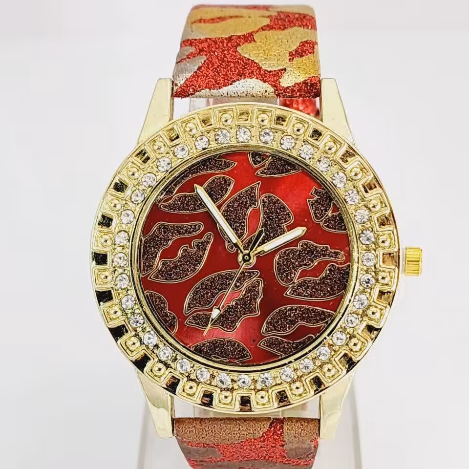 ساعت مچی زنانه والار و جعبه کادویی و باتری اضافی 