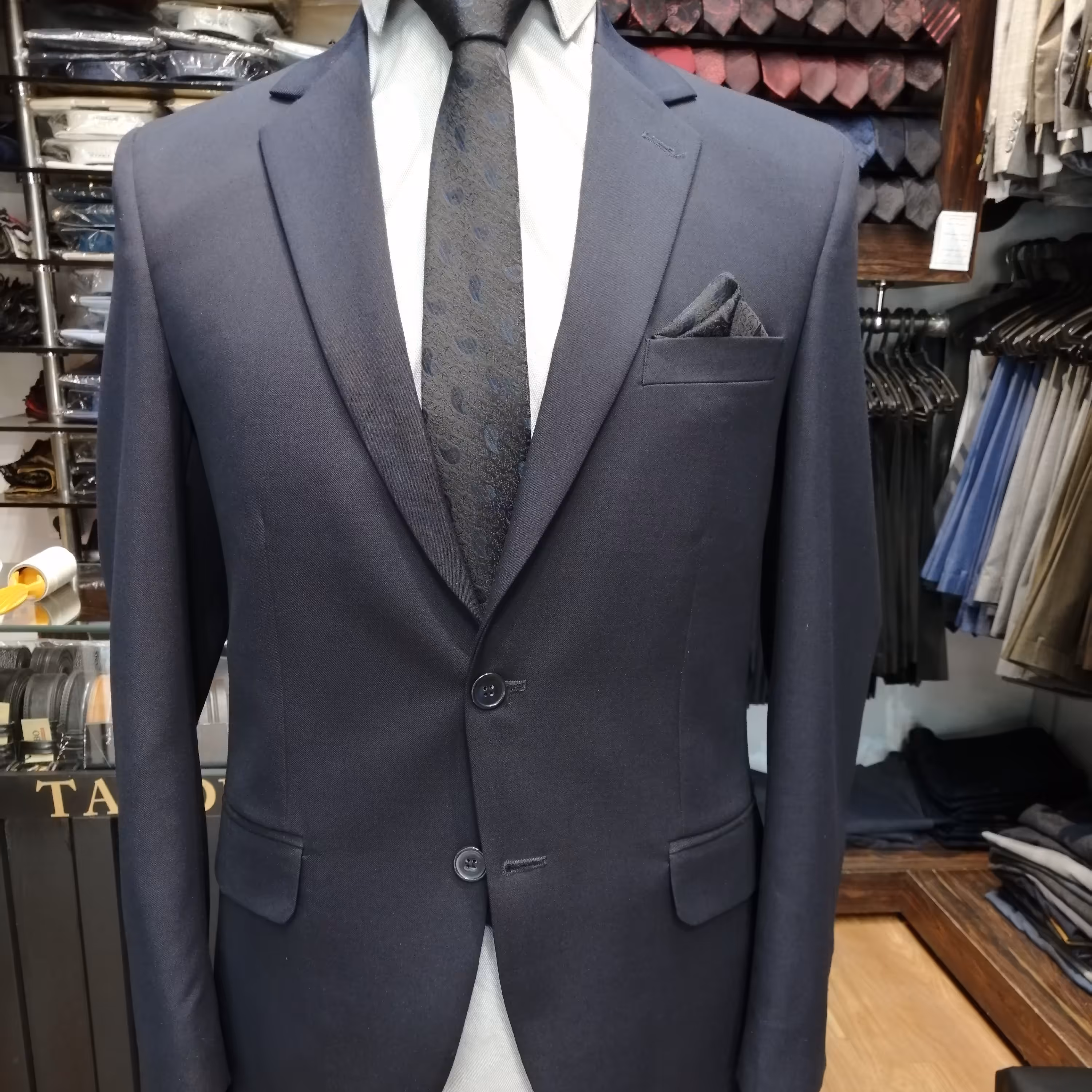 کت شلوار  رسمی (پارچه فاستونی درجه یک) 