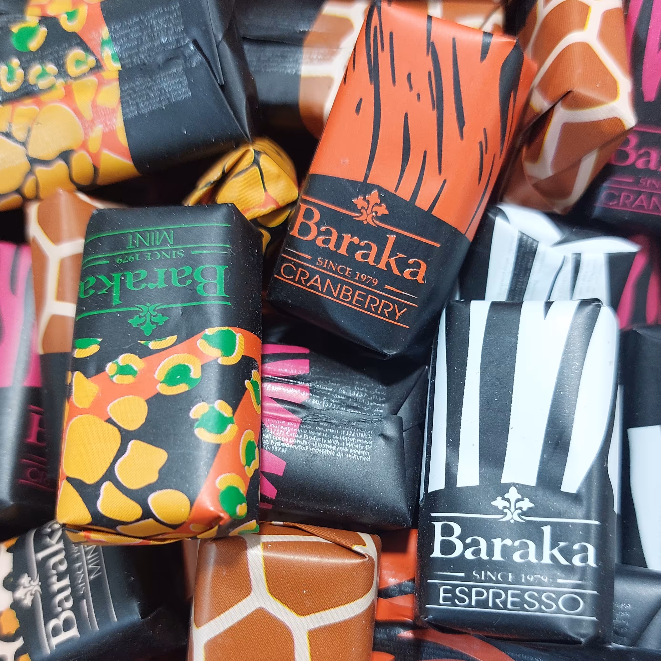 شکلات کاکائو میوه ای میکس باراکا  250 گرمی آجیل و خشکبار شفیعی 