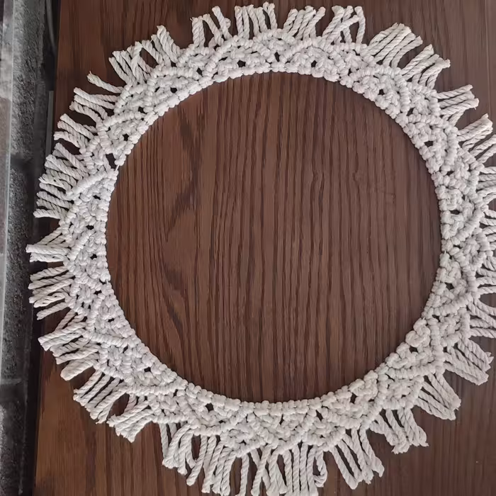 قاب آینه مکرومه بافی  . رنگ شیری 