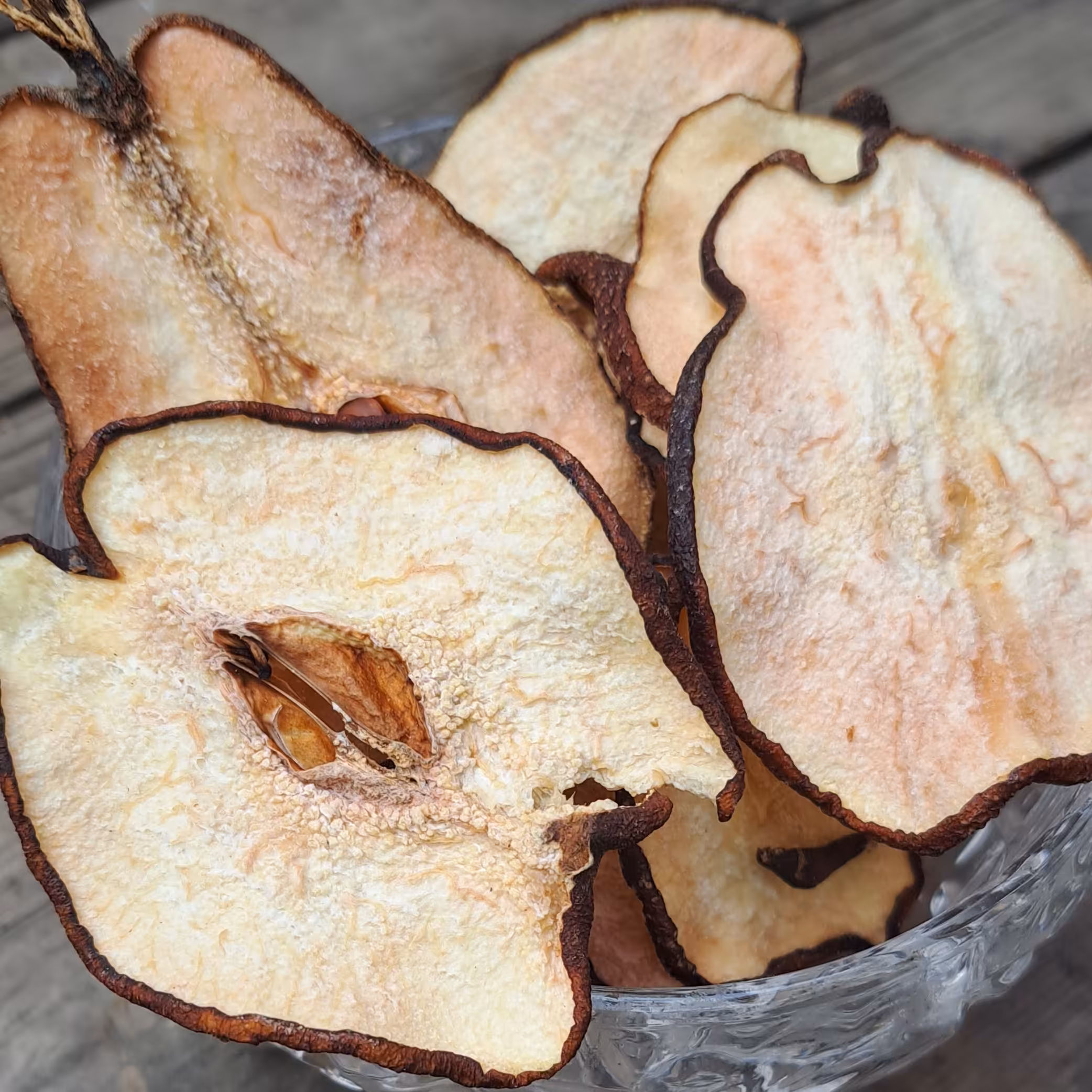 گلابی خشک 500 گرمی قهوه ای رنگ بدون مواد