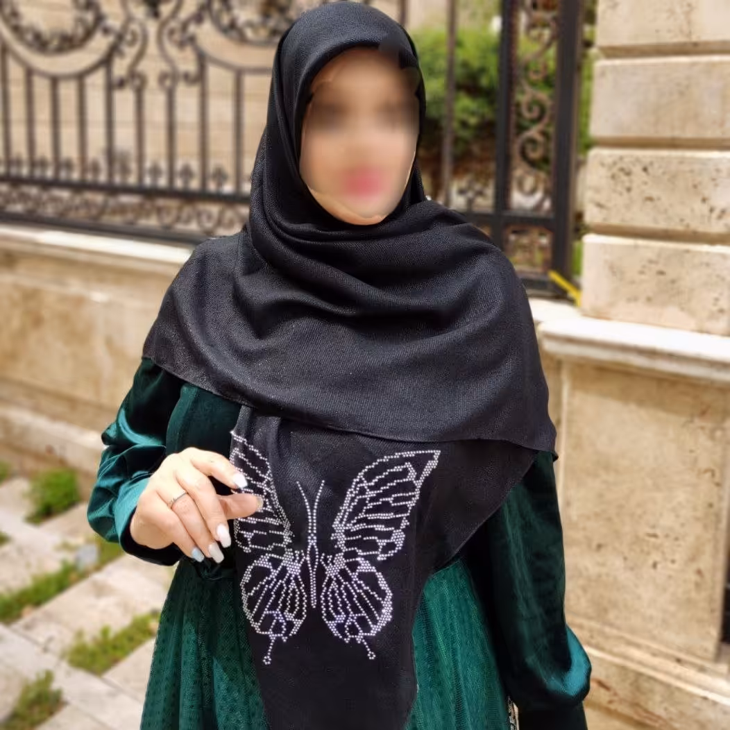 روسری مشکی نگین دار