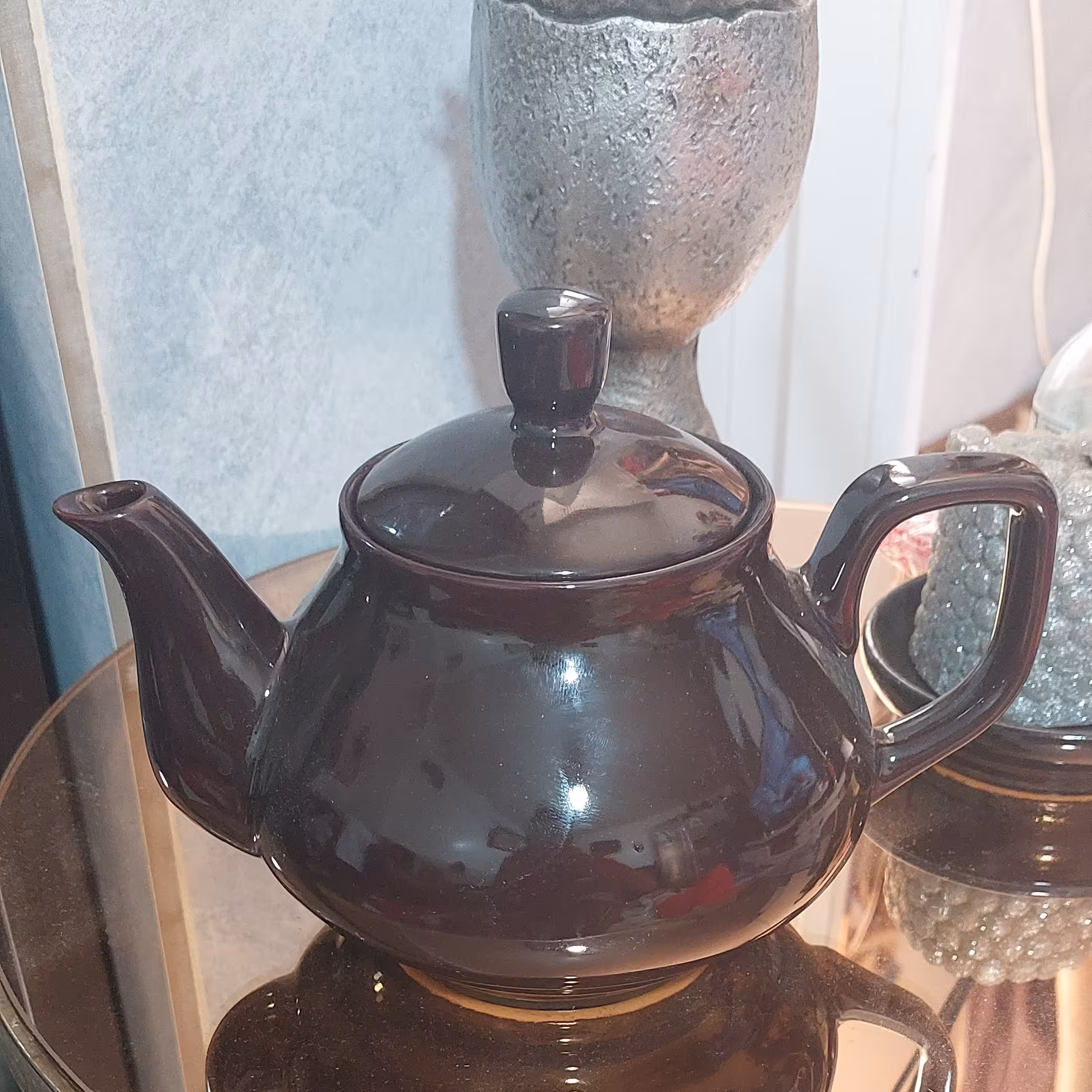 قوری مدل نیکان برند پارسینه رنگ قهوه ای طول 13 سانت عرض 9 سانت ارتفاع 12 سانت حجم 800 سی سی 