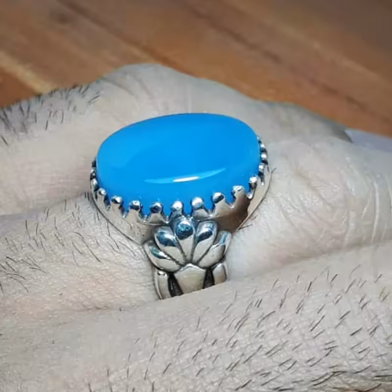 انگشتر نقره مردانه عقیق آبی فروخته شده با نگین مشابه قابل سفارش هست. 