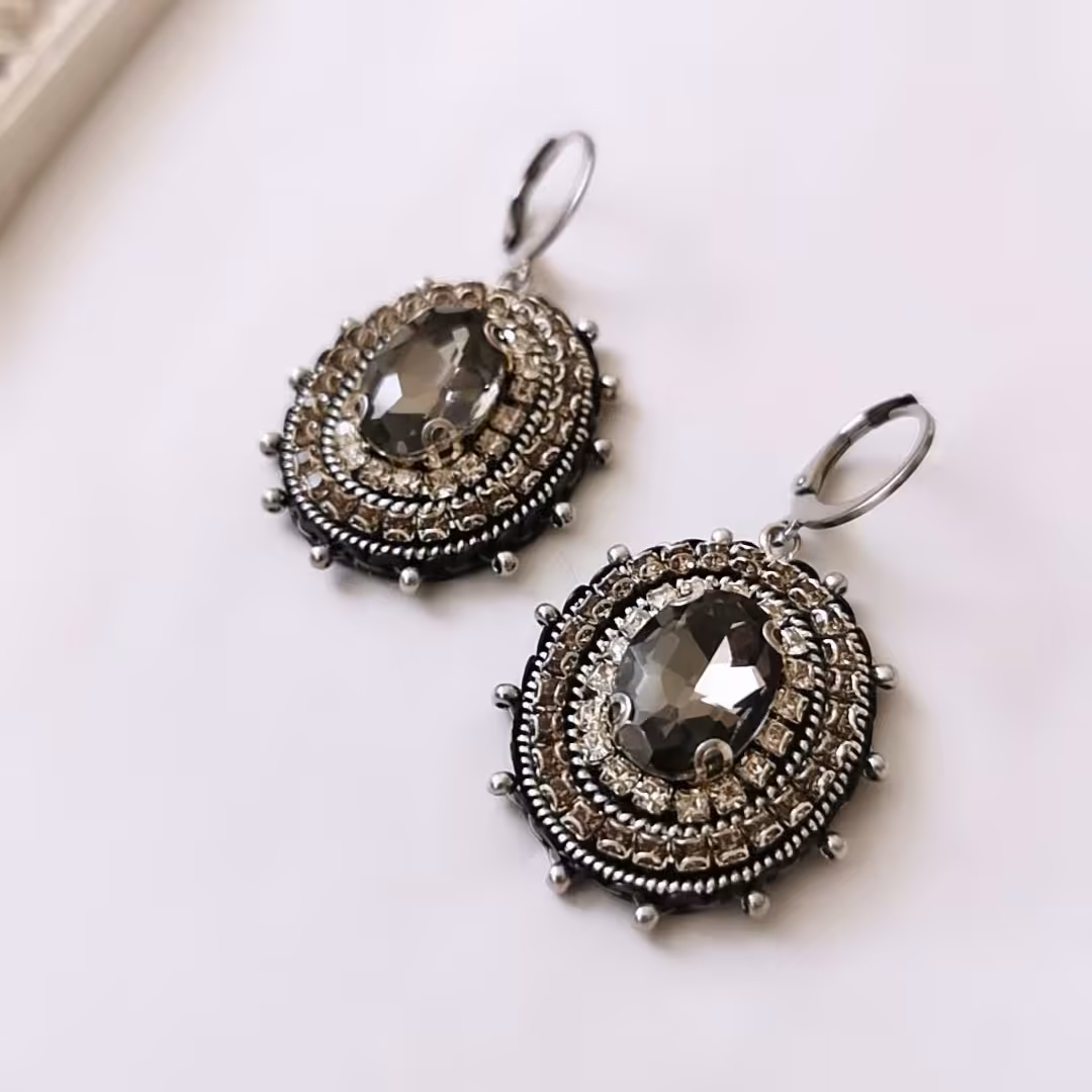 گوشواره فاخر جواهر دوزی