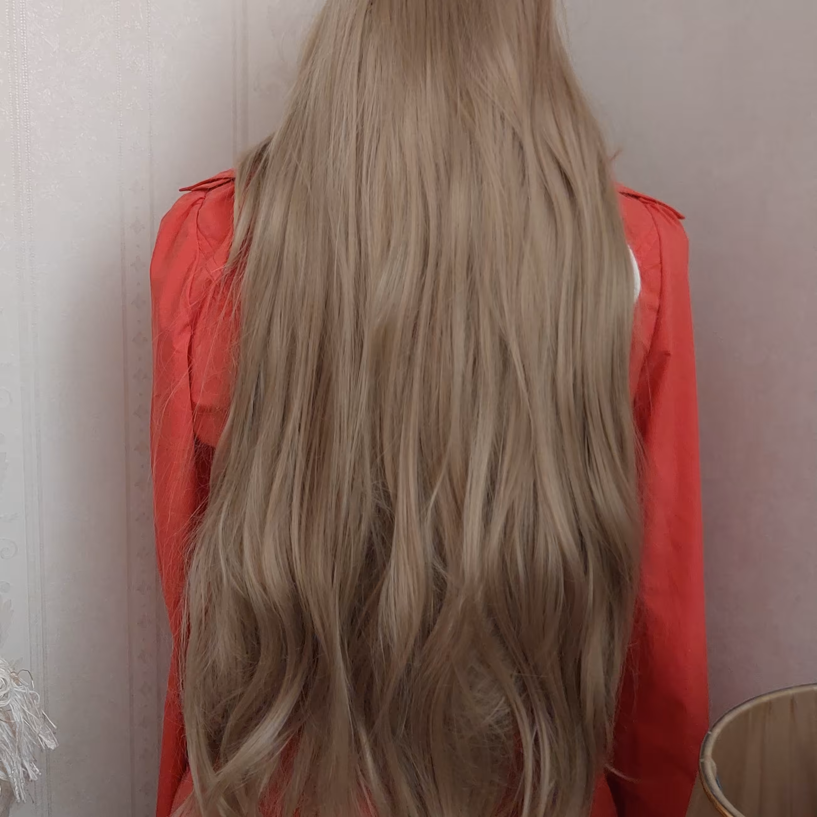 کلاه گیس بلوند شیک هایلایتی مدل نچرال طبیعی و زیبا فیکس شونده به سرکلاه گیس زنانه هایلات قد50برند ساتوراکره ارسال رایگان