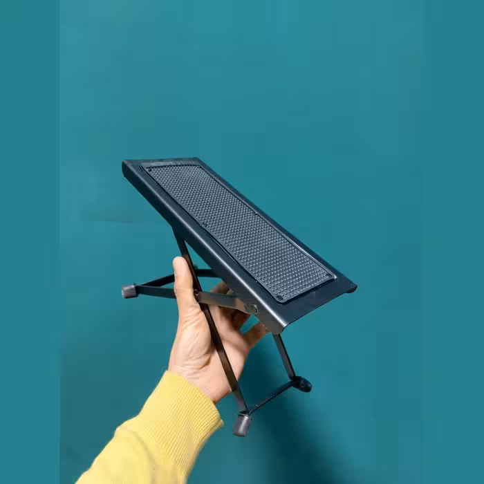 زیرپایی  نوازندگی     گیتار  تار  سه تار  تنبک و غیره