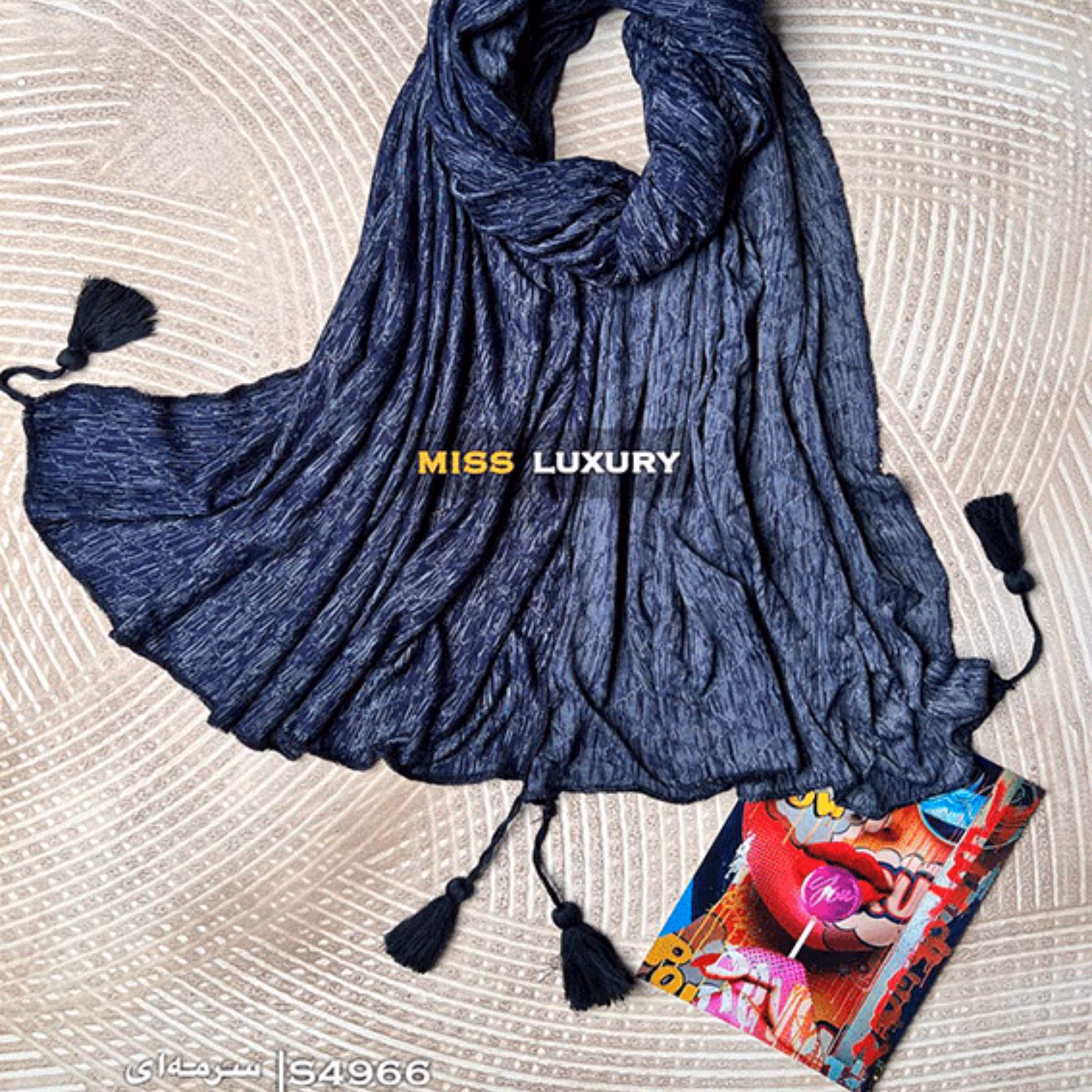 شال پاییزه لوزی اعلا وارداتی رنگ سرمه ای S4966