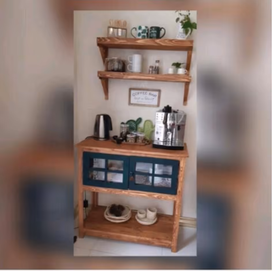 ست شلف و میز کافه بار چوبی رنگ قهوه ای چوب روس پوشش سیلر کیلر 