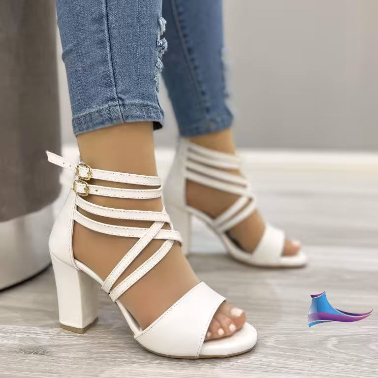 صندل
کد 880 💞💞💞
قالب استاندارد
کیفیت عالی پاخور شیک پاشنه 8 سانتSize36ta40
