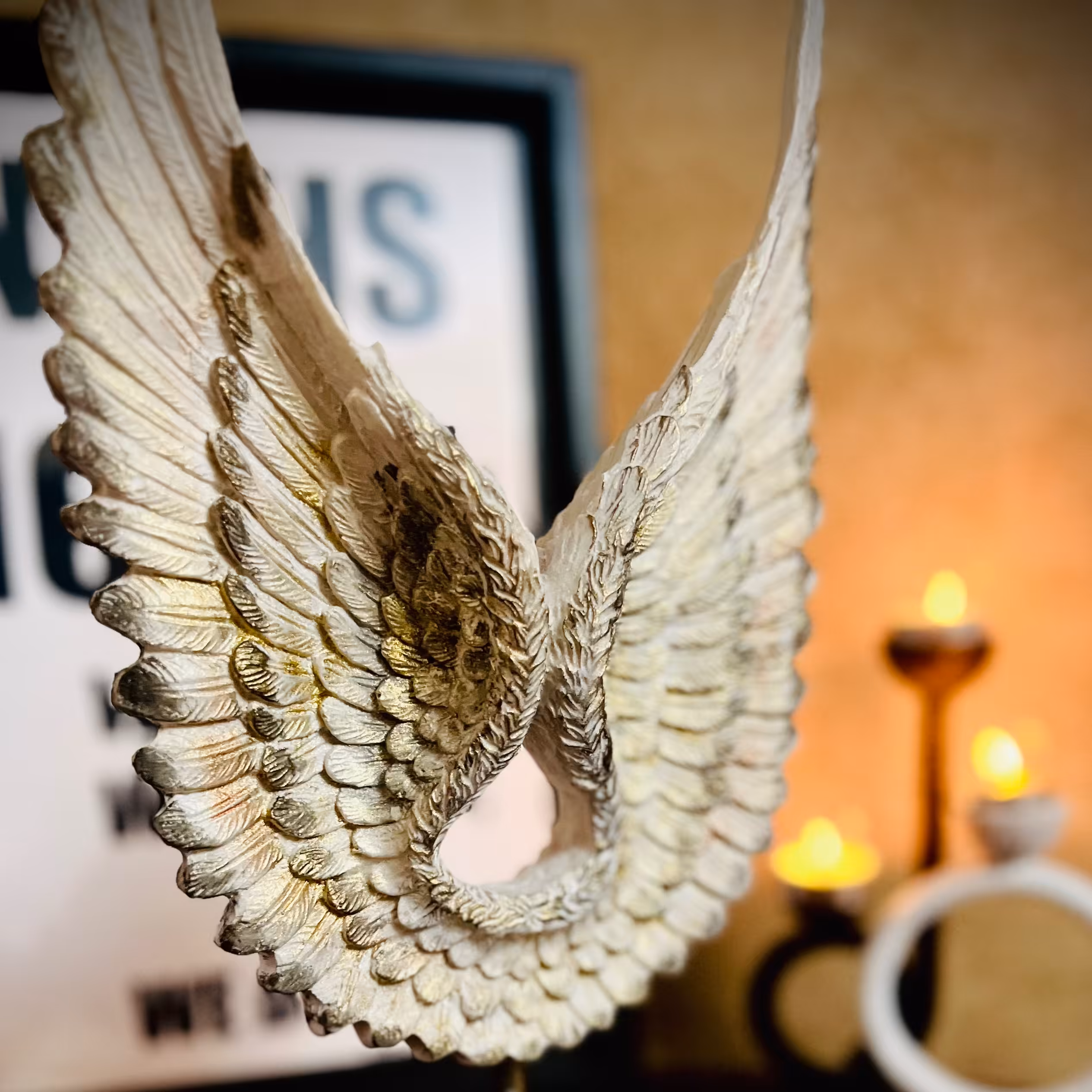 مجسمه پلی استر مدل بال 