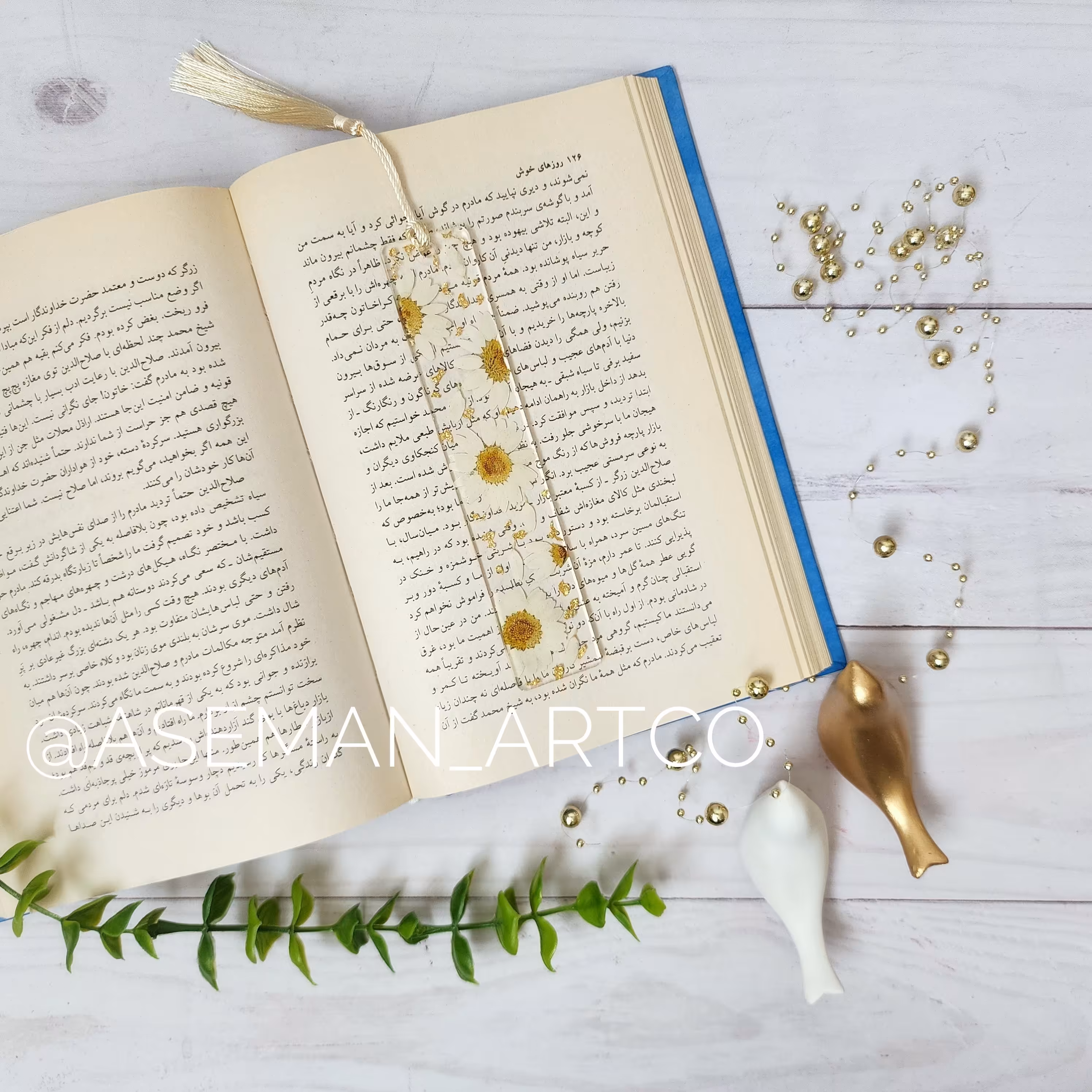 بوکمارک رزینی با گلهای خشک طبیعی ، بسیار شیک ،زیبا و کاربردی