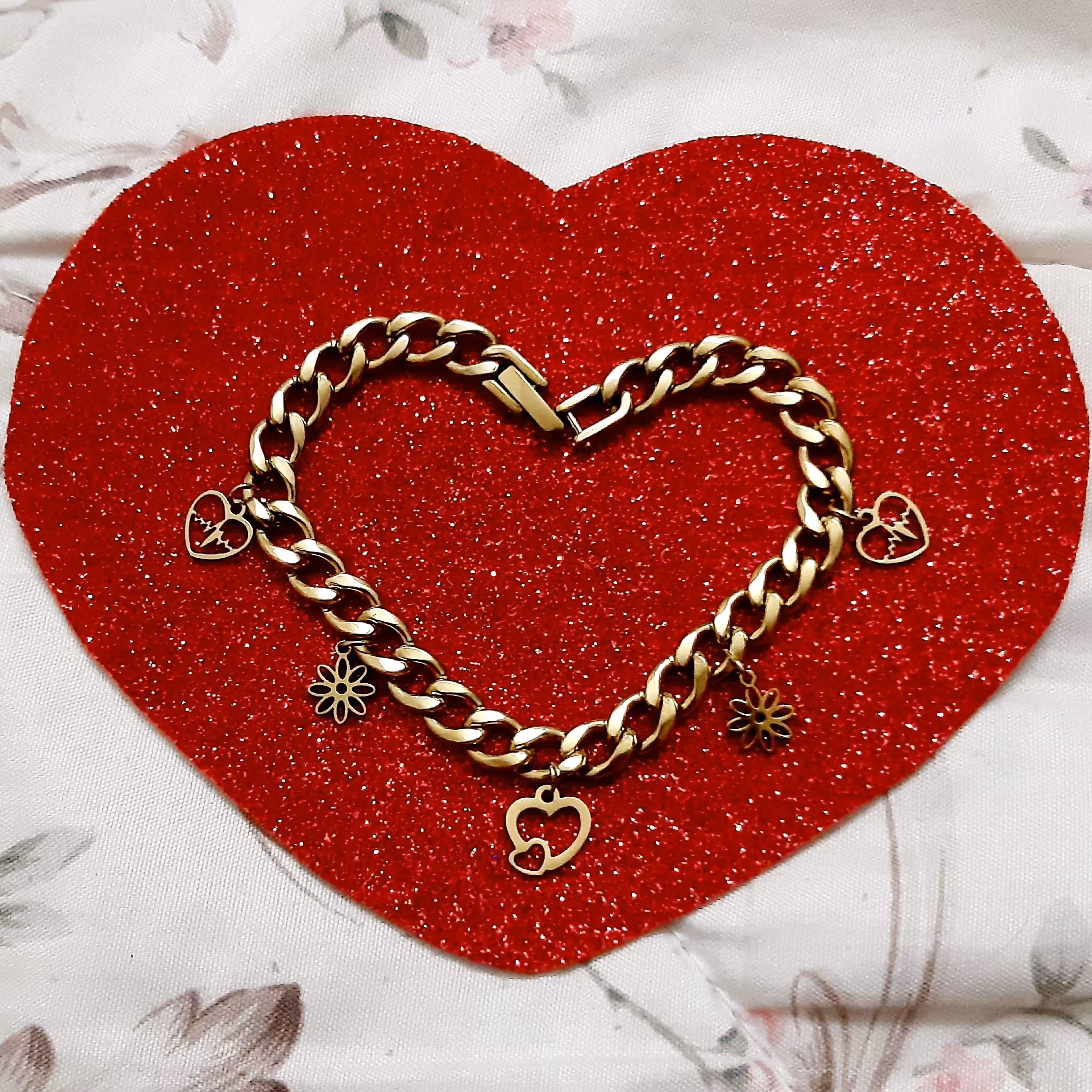 دستبند کارتیرآویزدار