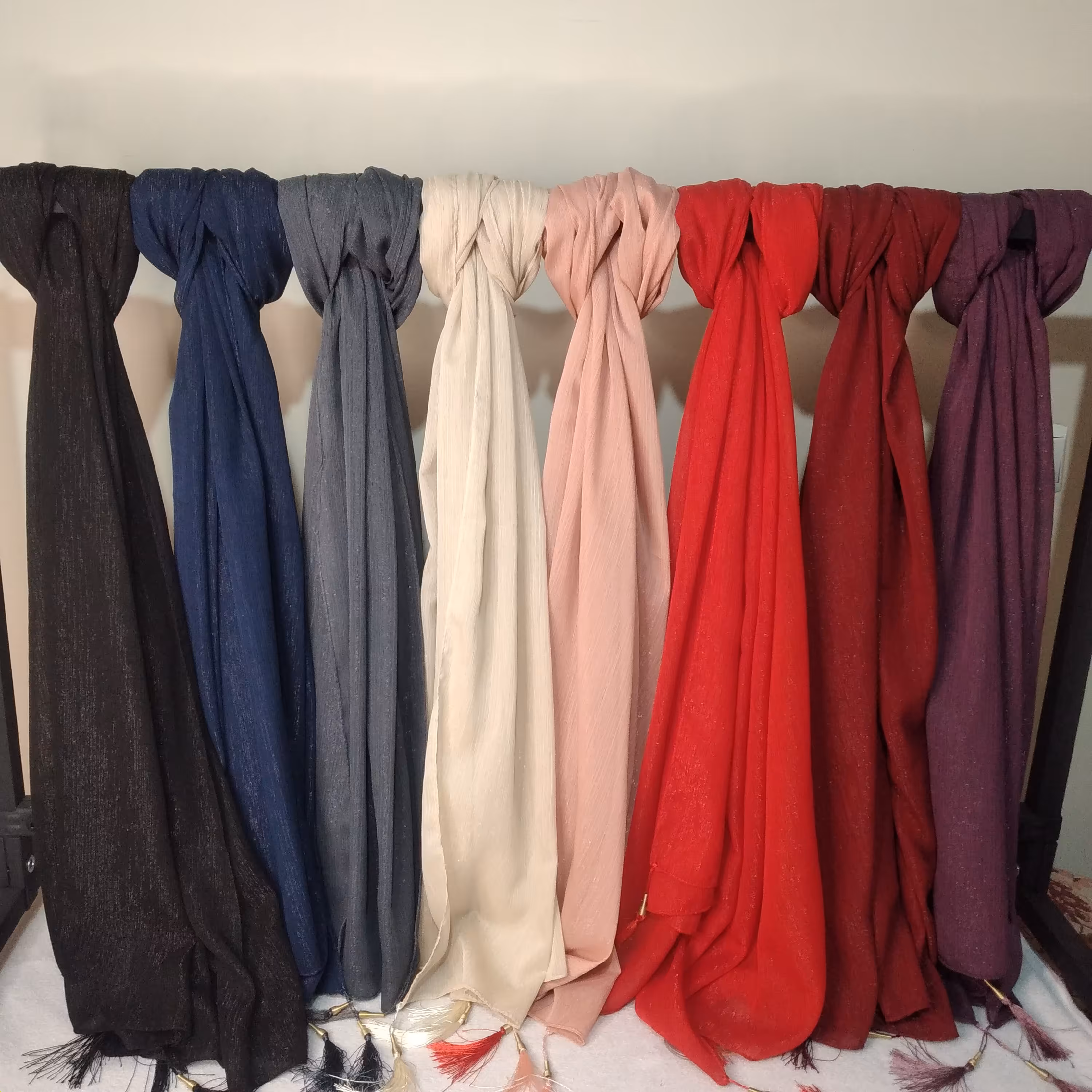 شال کریشه لمه دار مجلسی
در اندازه 80 در 190
دور دوخت
منگوله دار
قیمت 110 هزار تومان