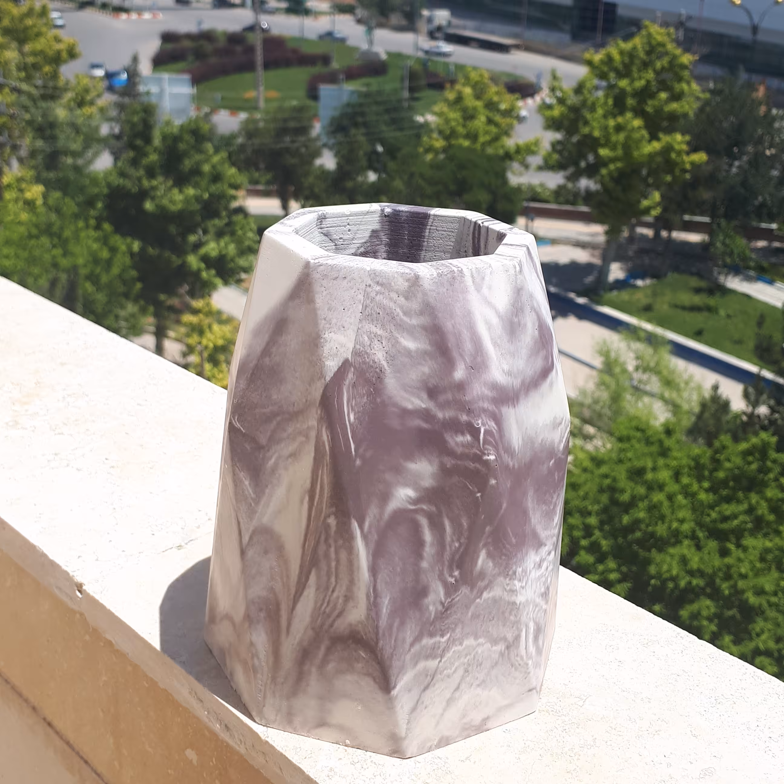 گلدان چند ضلعی