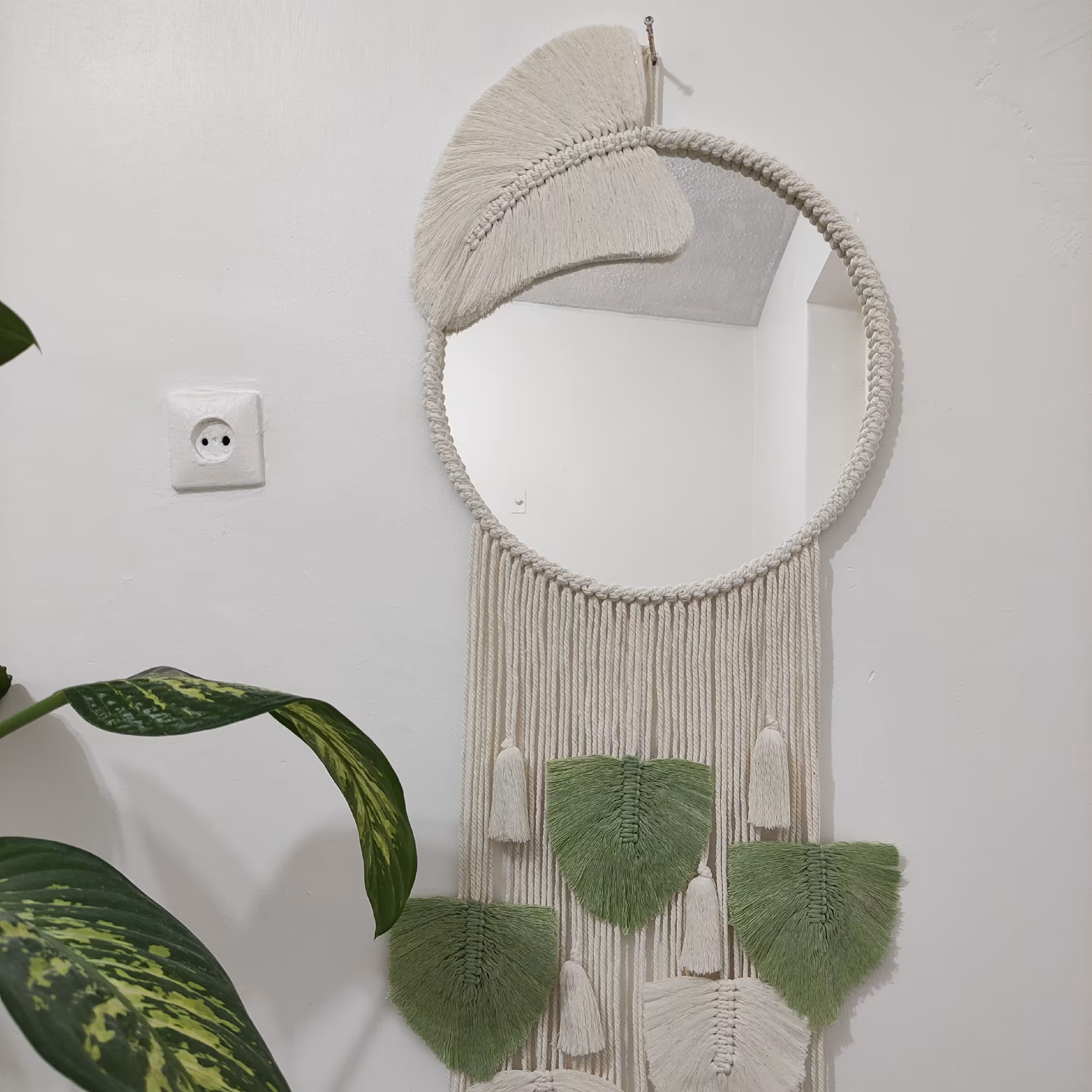 آینه مکرومه 