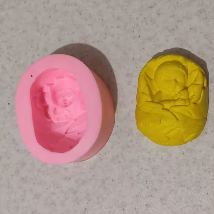 مولد نوزاد توی برگ پیچیده  حدود 7 در 8 سانت