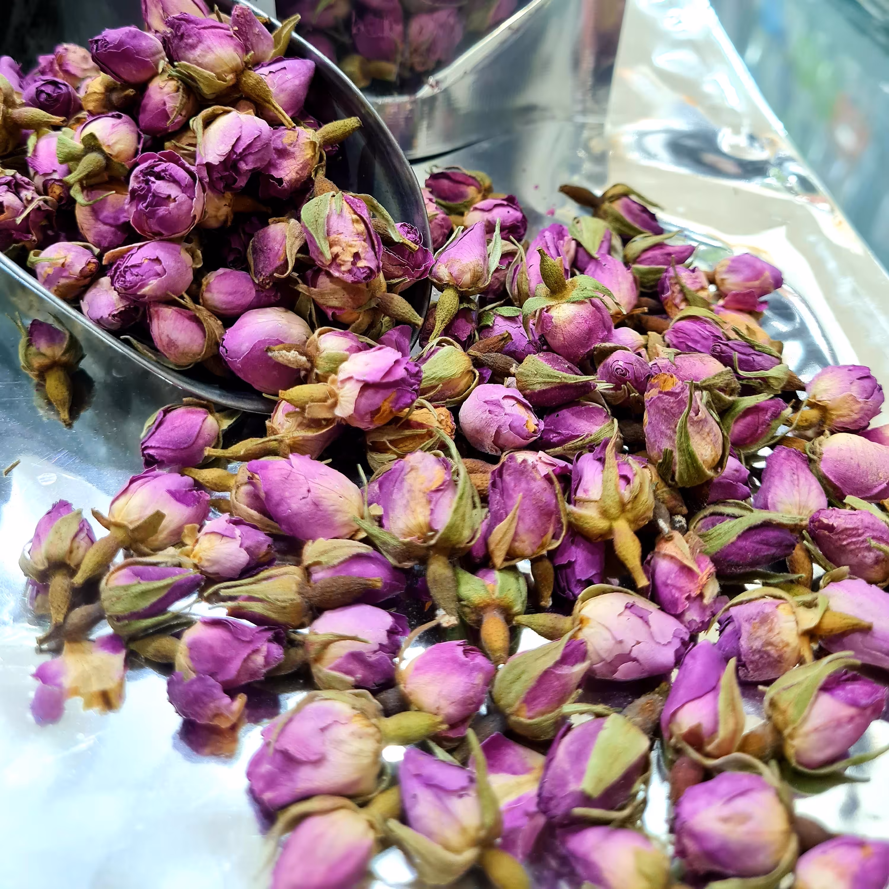 غنچه گل محمدی اعلا لاله زار
غنچه گل پاک کرده بدون خرد و خاک