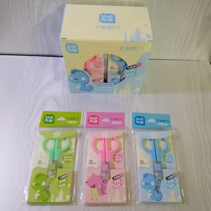 قیچی تیغه فلزی غلاف دار کودک