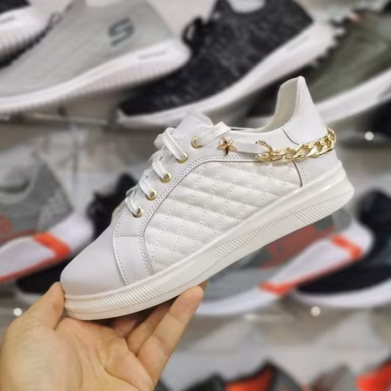 کتونی سفید زنجیری