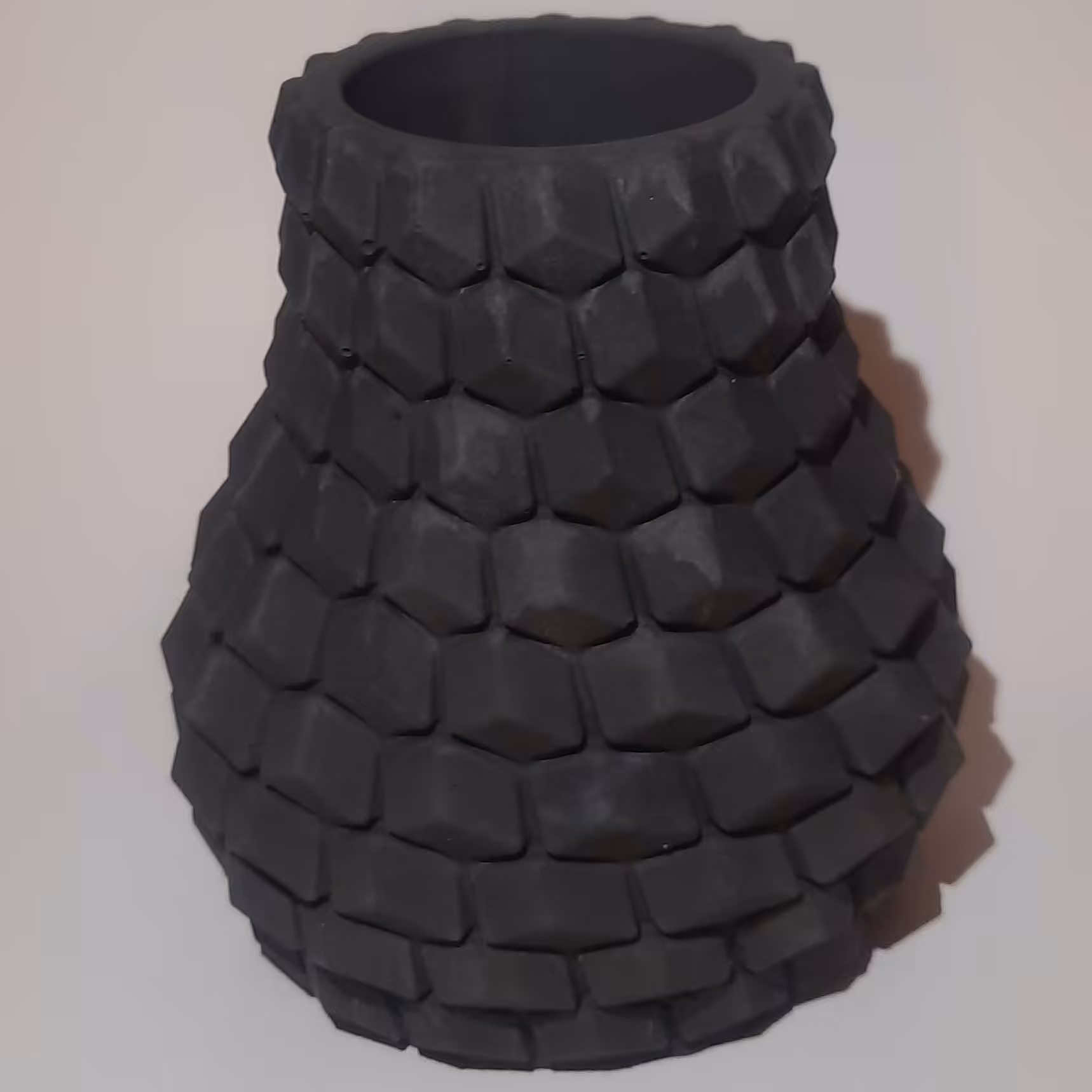 گلدان زنبوری از سنگ مصنوعی 