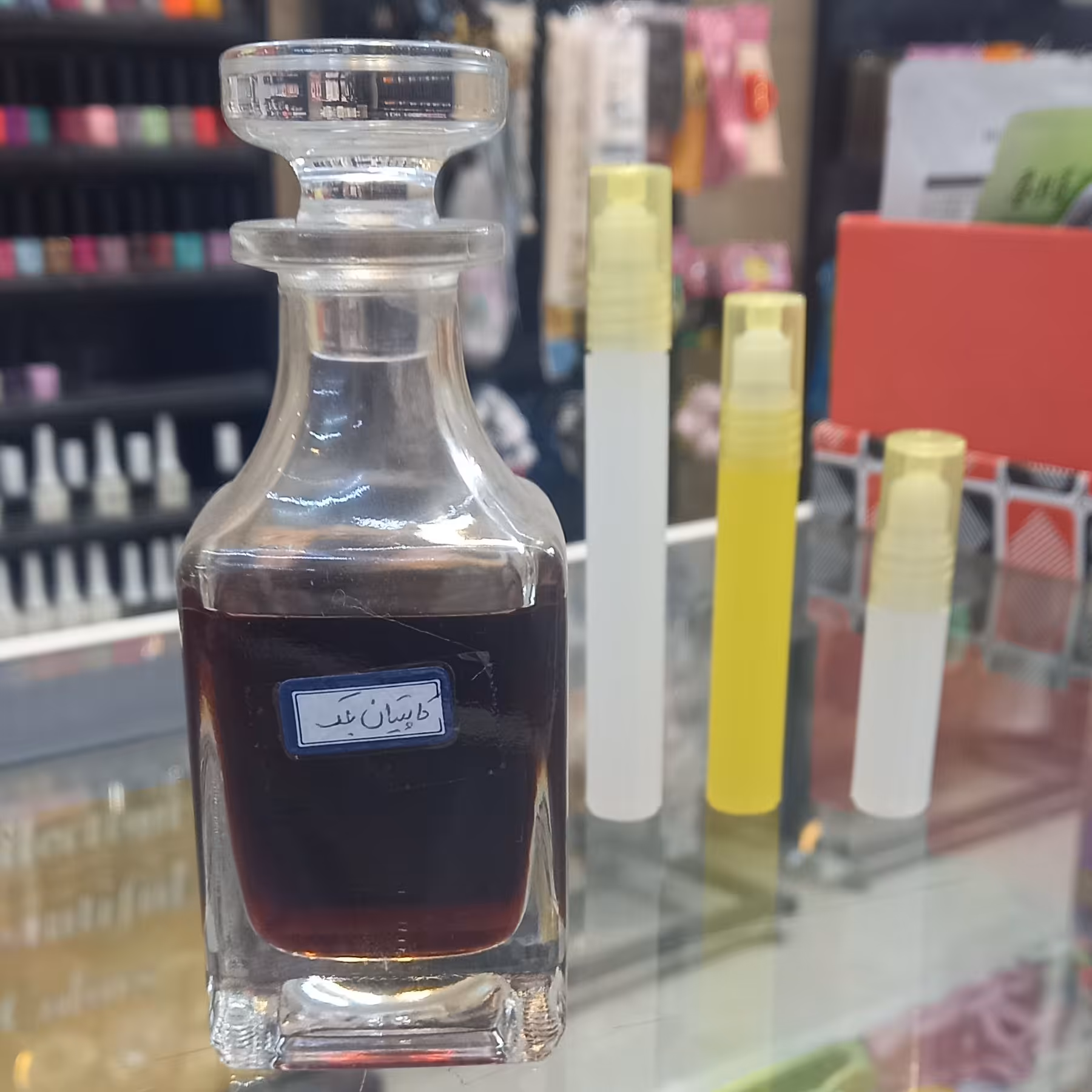 عطر خالص کاپیتان بلک لطفا قبل از خرید قسمت توضیحات را مطالعه کنید
