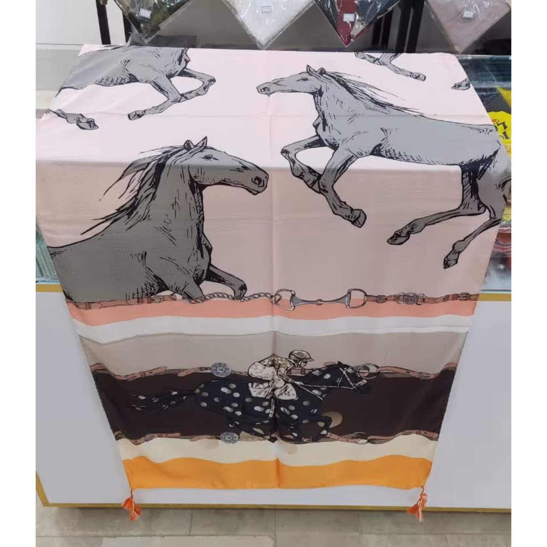 شال نخی دور دوز منگوله دار 