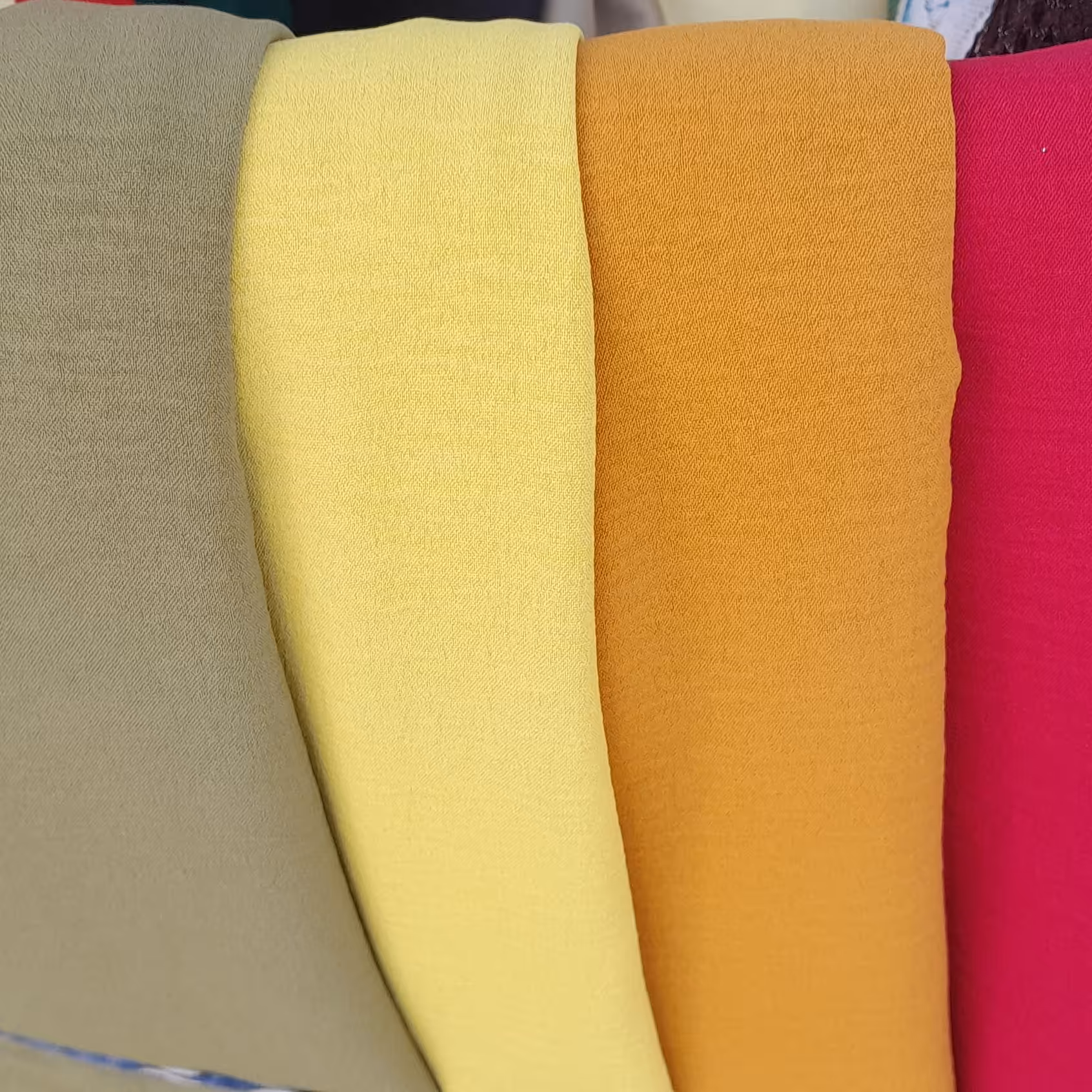 پارچه ابرو بادی.گرم بالا