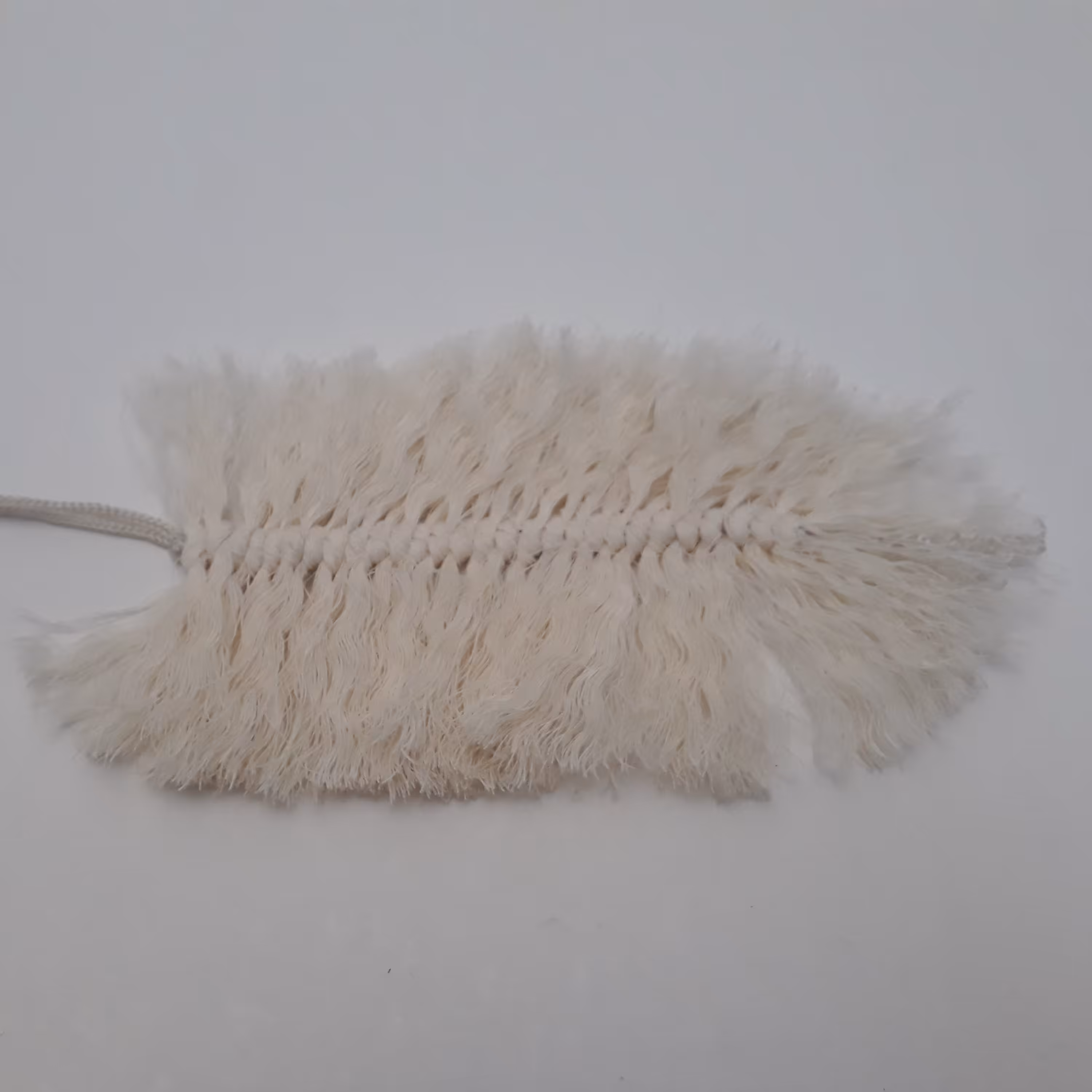 پر رومیزی تزئینی سفید