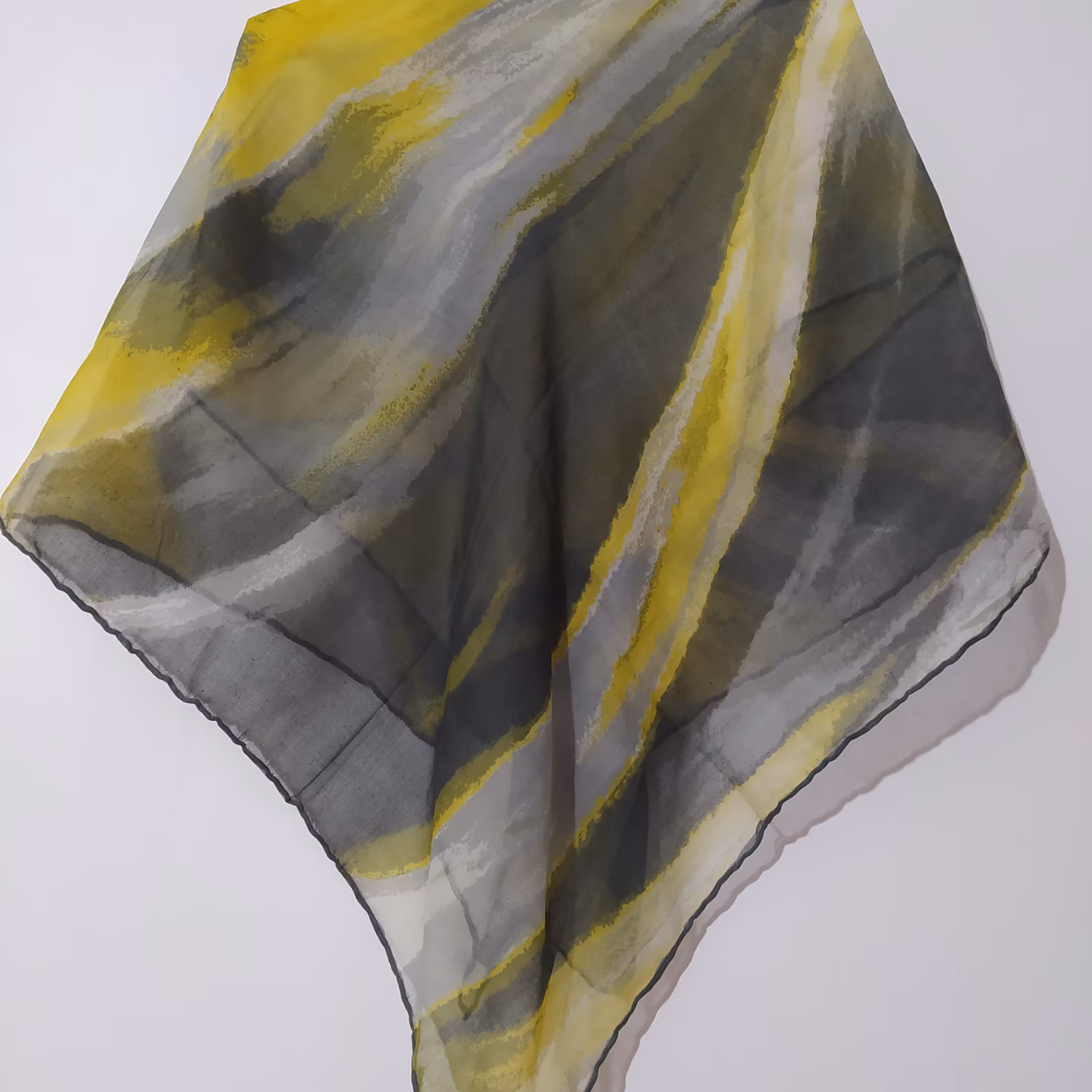 روسری حریر نخ دور دست دوز قواره 110 موجود فقط رنگهای تصویر