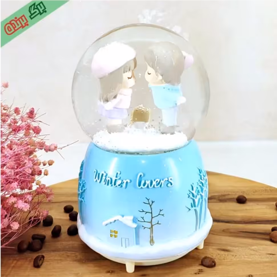 گوی موزیکال پمپی طرح عاشقان زمستان