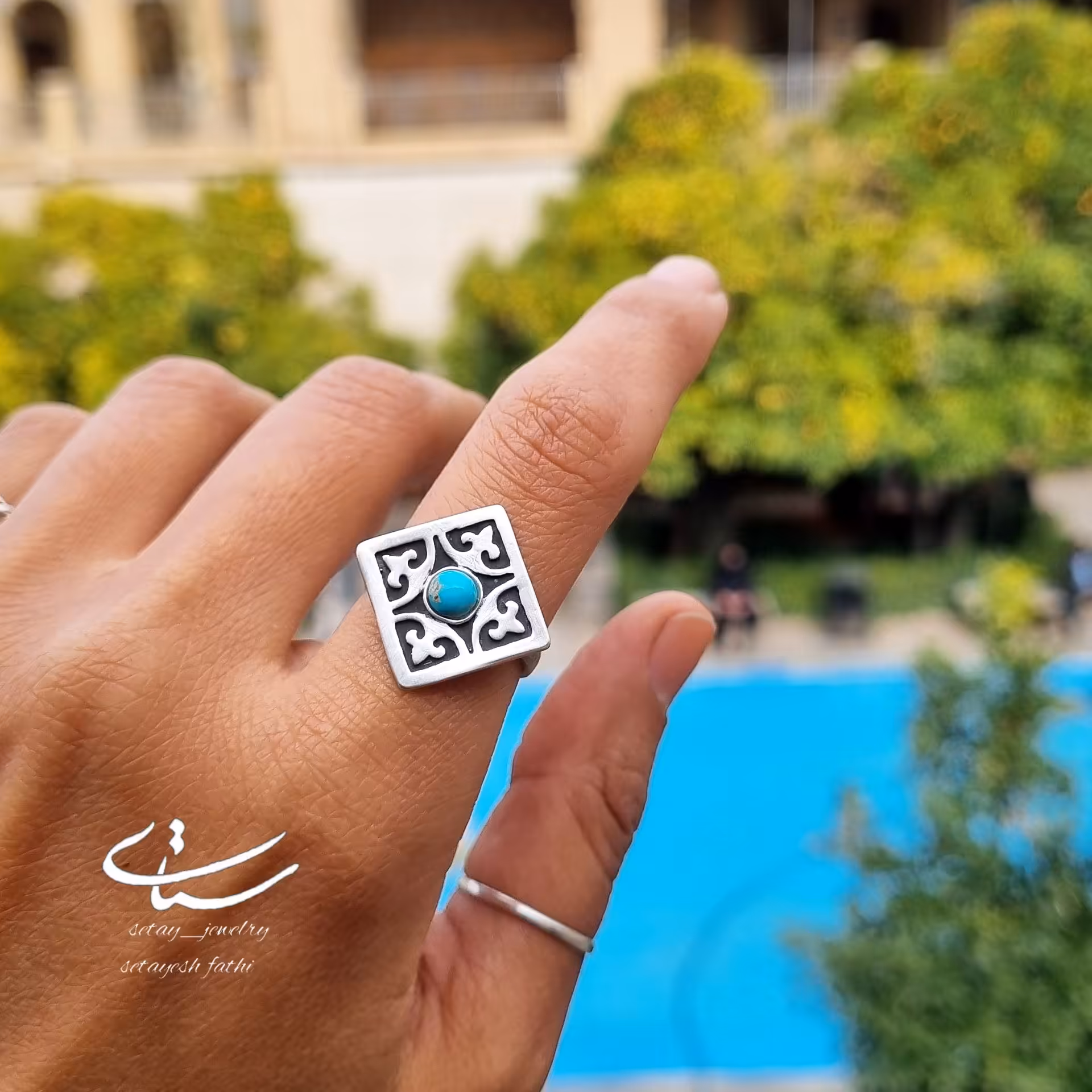 انگشتر نقره دستساز طرح اسلیمی و سنگ فیروزه اصل نیشابور
