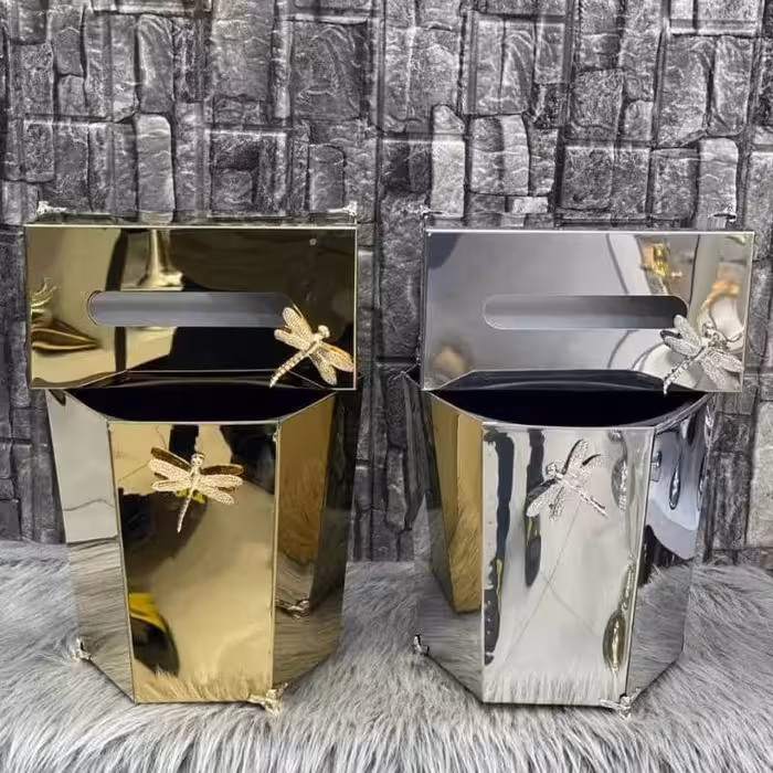 سطل و جادستمال استیل شش  ضعلی 
 رنگ طلایی و نقره ای 
کیفیت درجه یک
با ضمانت