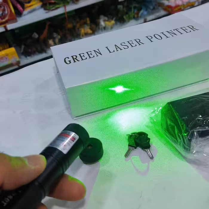 لیزر پوینتر باتری شارژی نور سبز