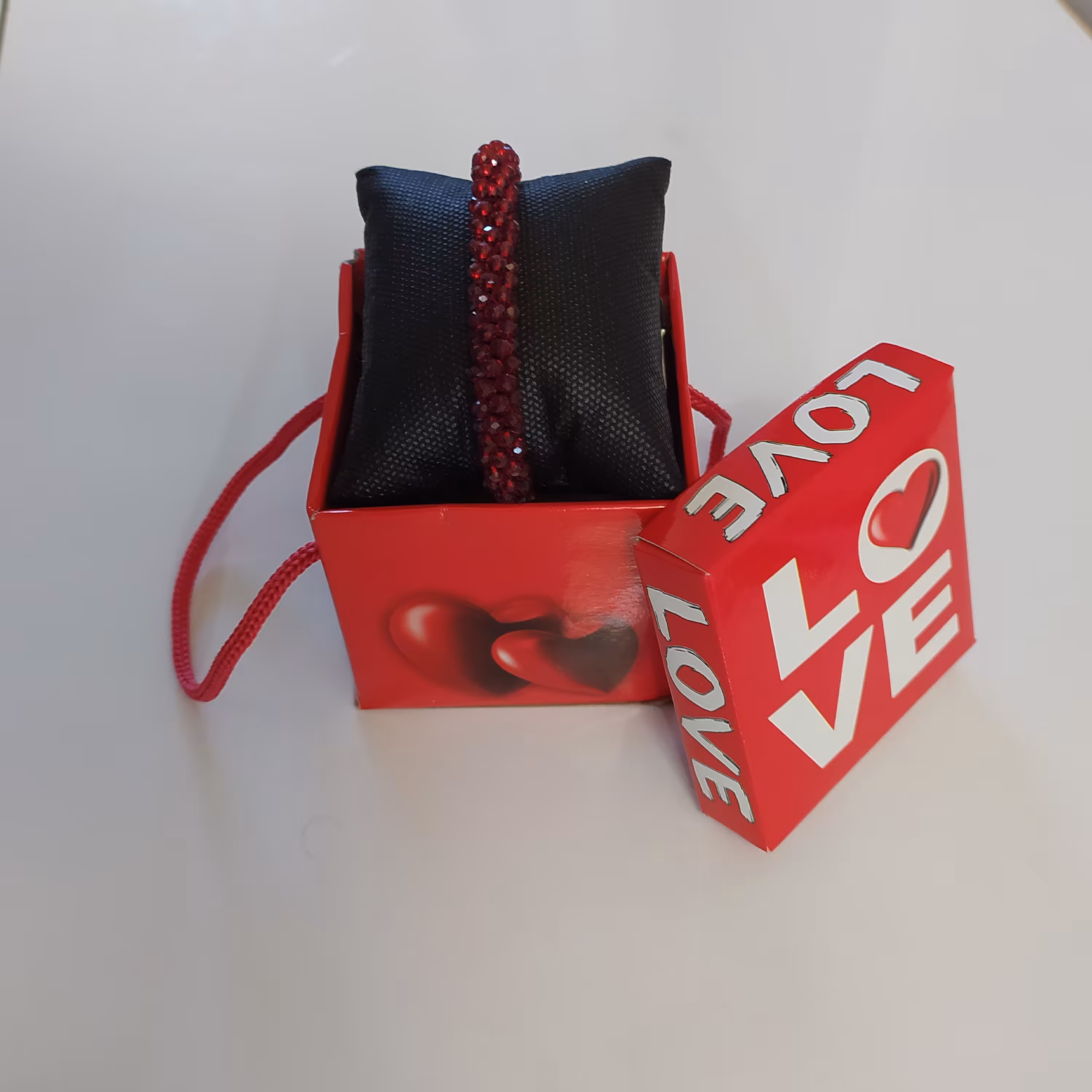 دستبند اسپیرال به رنگ زرشکی