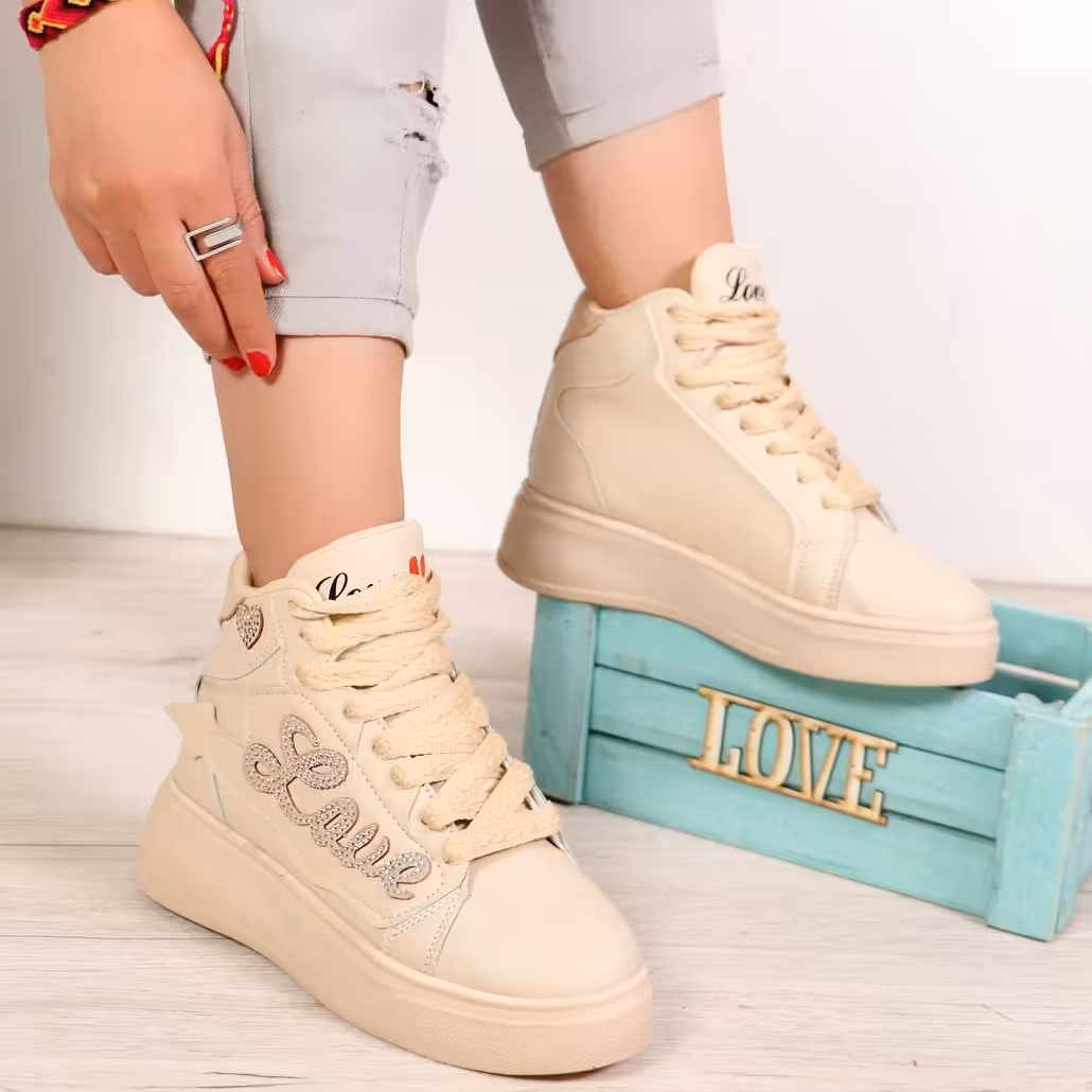 کتانی ساقدار دخترانه مدلlove n قالب استاندارد سایزبندی37تا40زیره پیو وکیفیت عالی.پ