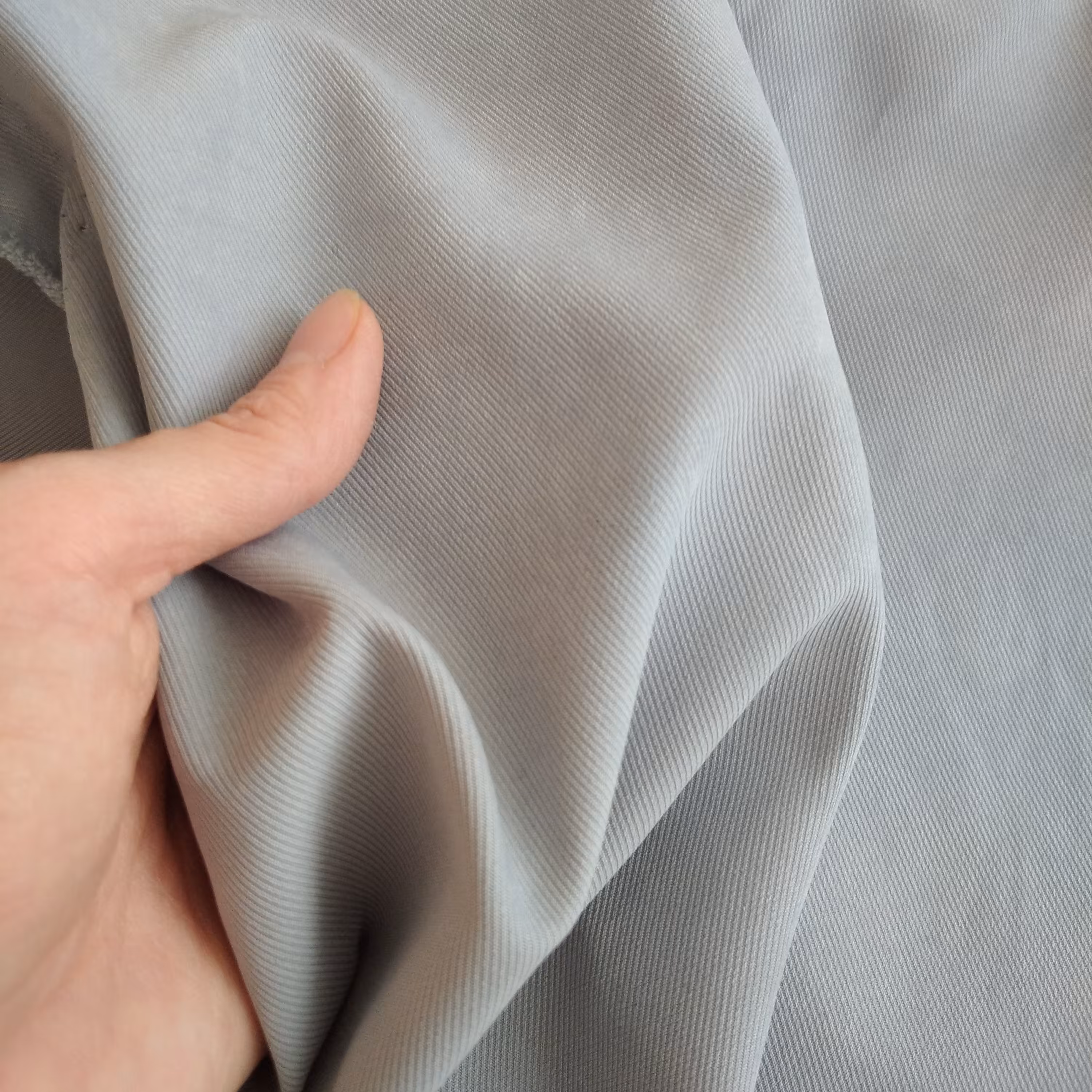 3 متر پارچه میکرو کجراه طوسی کمرنگ