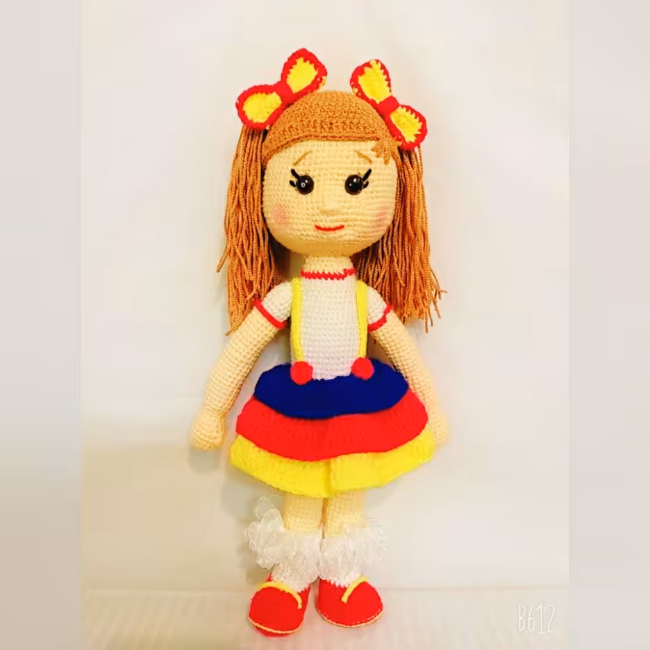 عروسک دست بافت مدل دختر ناز نازی من کوچولو(300گرمی)