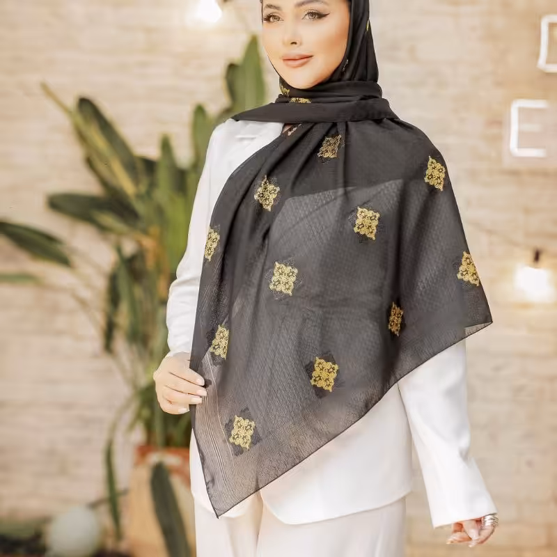 روسری نخی مجلسی طرح دار پارچه ترک و سبک قواره حدود 130