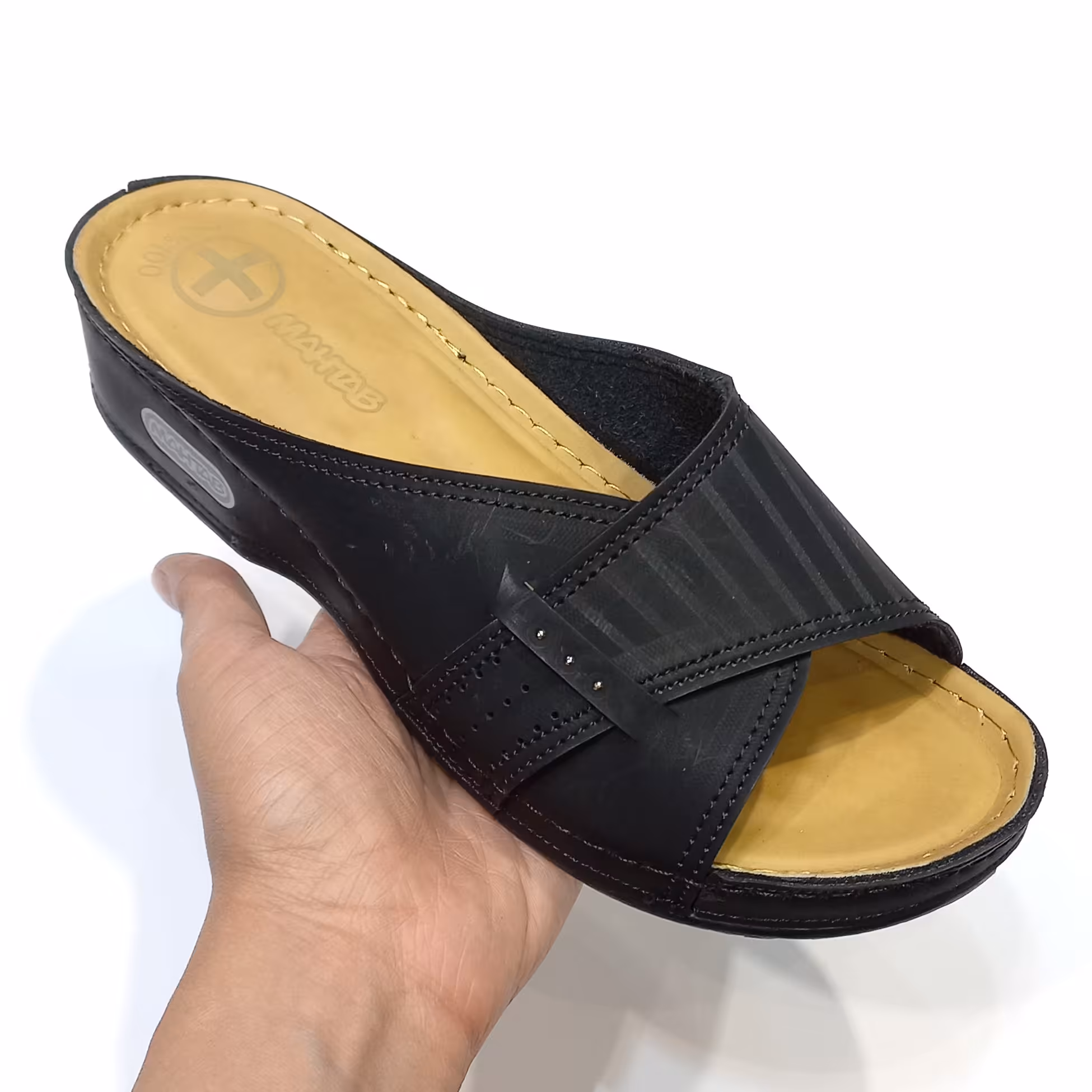 صندل طبی زنانه مارک مهتاب (ارسال رایگان)رویه چرم صنعتی زیره پیو.صددرصد طبی. دردو رنگ   37تا41