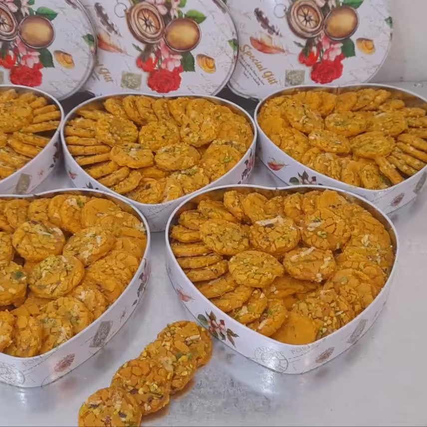 سوهان سکه ای مخلوط زعفرانی (کره ای نباتی ) 600 گرم قالب قلبی