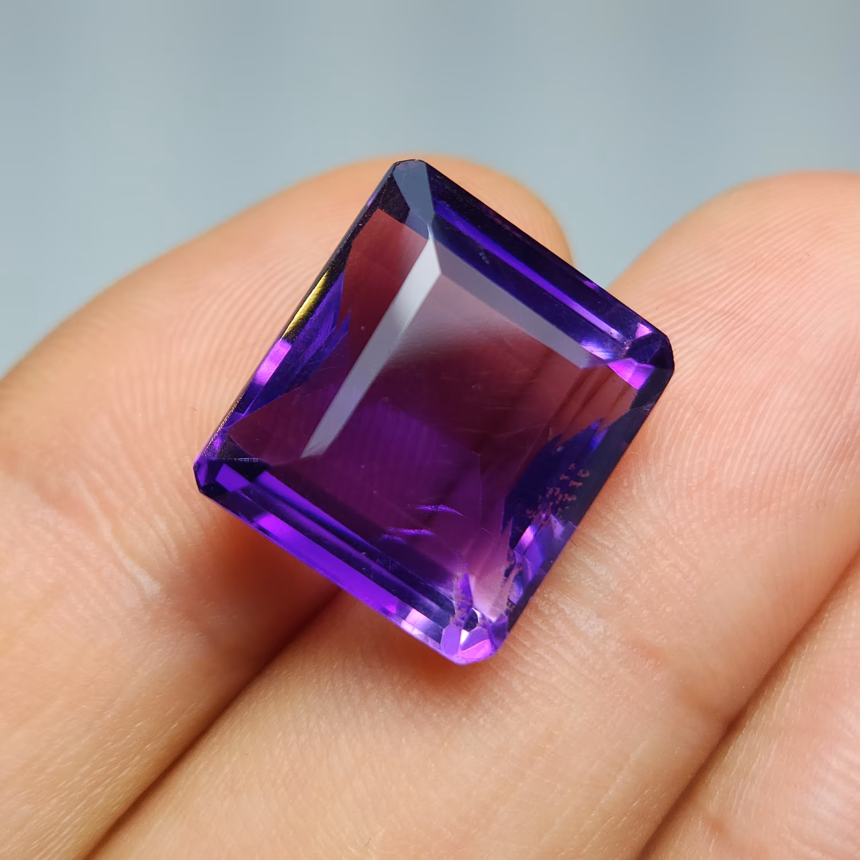 نگین آمتیست اصل و درجه یک با تراش جواهری فوق العاده زیبا 