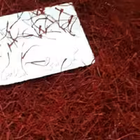 زعفران سرگل از زمینهای تایباد خراسان با رنگ و عطری عالی بدون هیچ گونه رنگ مصنوعی 