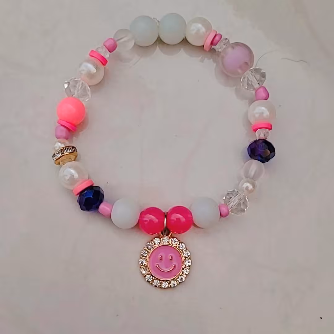 دستبند آویزی بسیار زیبا 