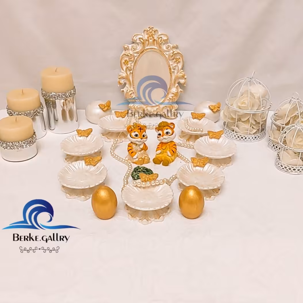 هفت سین پایه دار طرح پروانه رنگ صدفی طلایی شیک یه کار خاص و تک