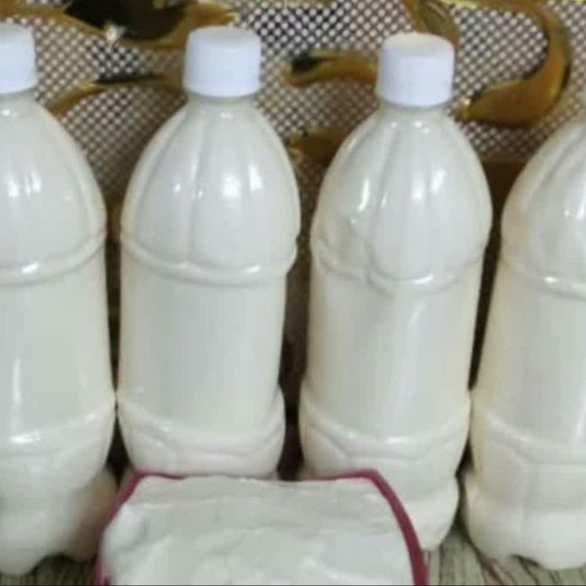 کشک محلی گوسفندی مایع غلیظ بدون افزودنی و نگه دارنده غلیظ و به صرفه