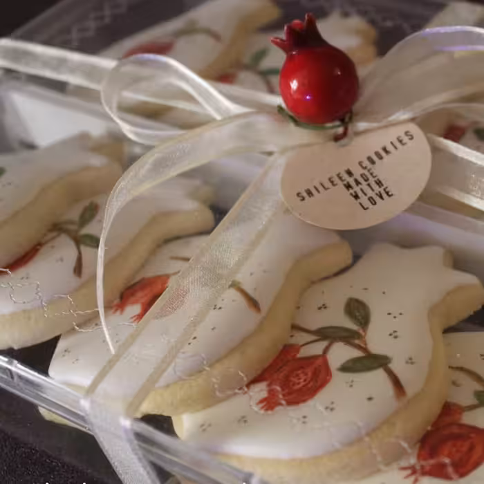 پک 10 تایی کوکی  وانیلی  با روکش خوراکی  آیسینگ  طرح یلدا